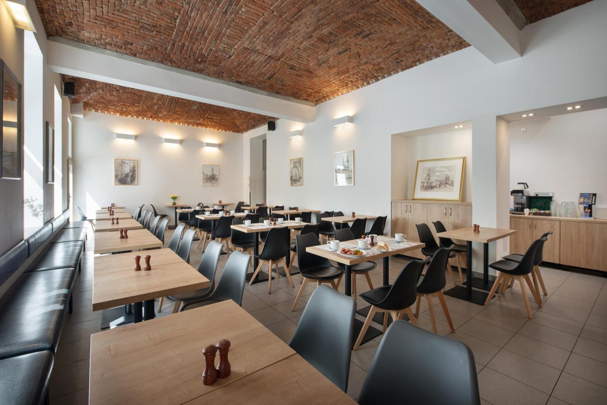Season Three Stars Hotel Praha
